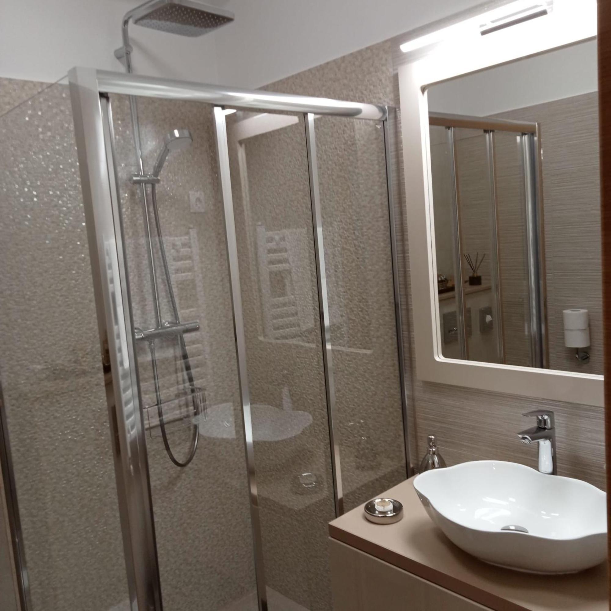 Elegant Suite - Titan Park بوخارست المظهر الخارجي الصورة